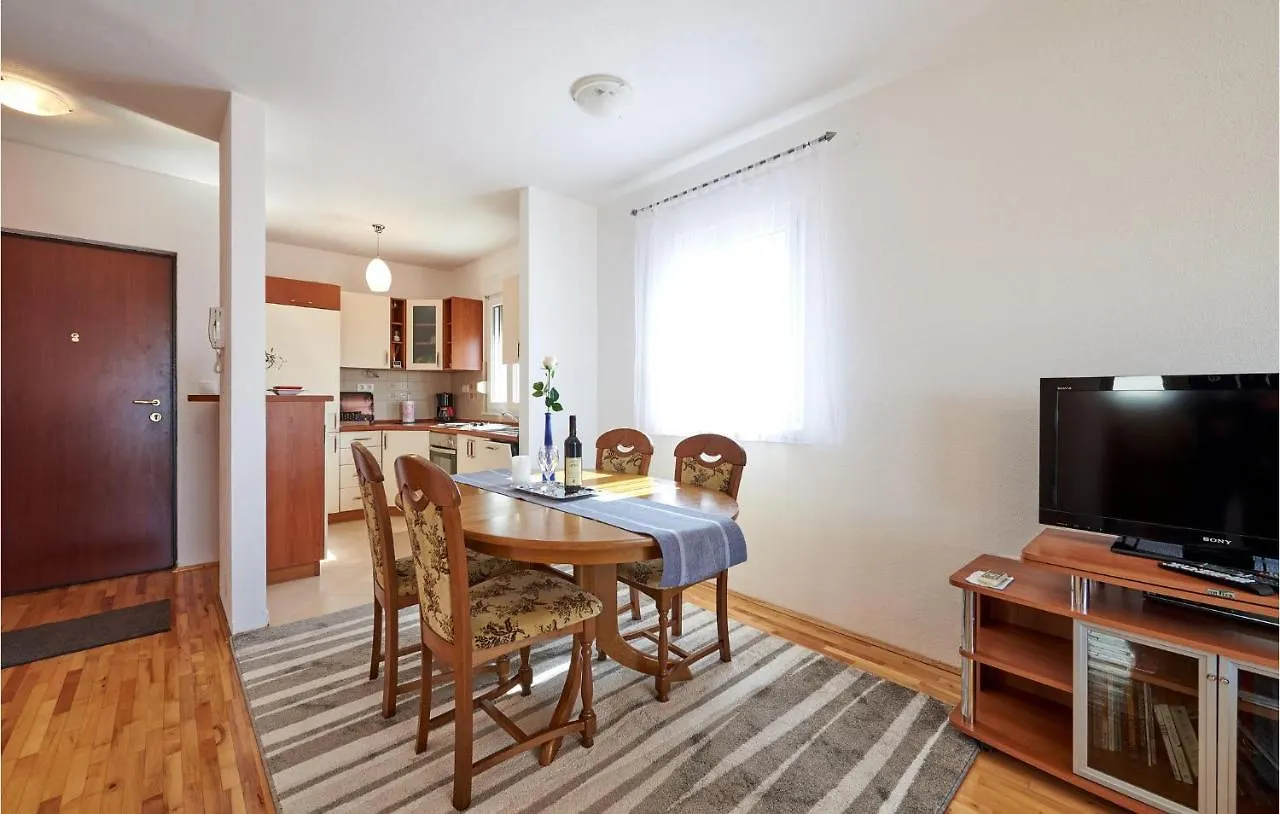 Stunning Apartment In Okrug Gornji With Wifi Trogir