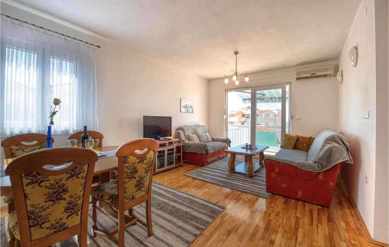 Stunning Apartment In Okrug Gornji With Wifi Trogir