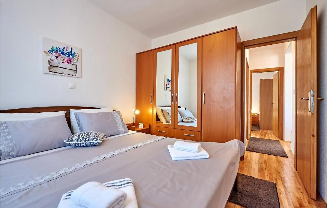 Stunning Apartment In Okrug Gornji With Wifi Trogir 0*,